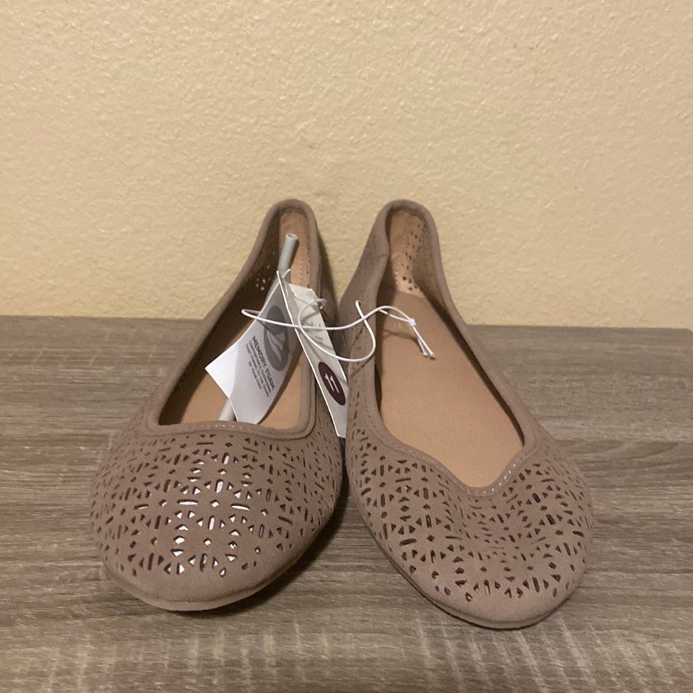 Universal thread shooes